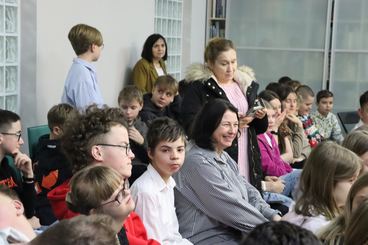 Inscenizacja z udziałem uczniów wieluńskich szkół w Bibliotece Miejskiej - dotyczyła Nagrody Nobla